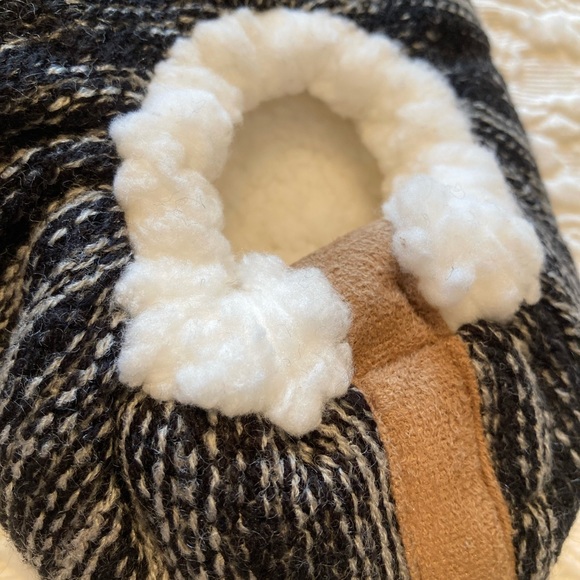 Men’s NWT Slippers - Picture 7 of 7